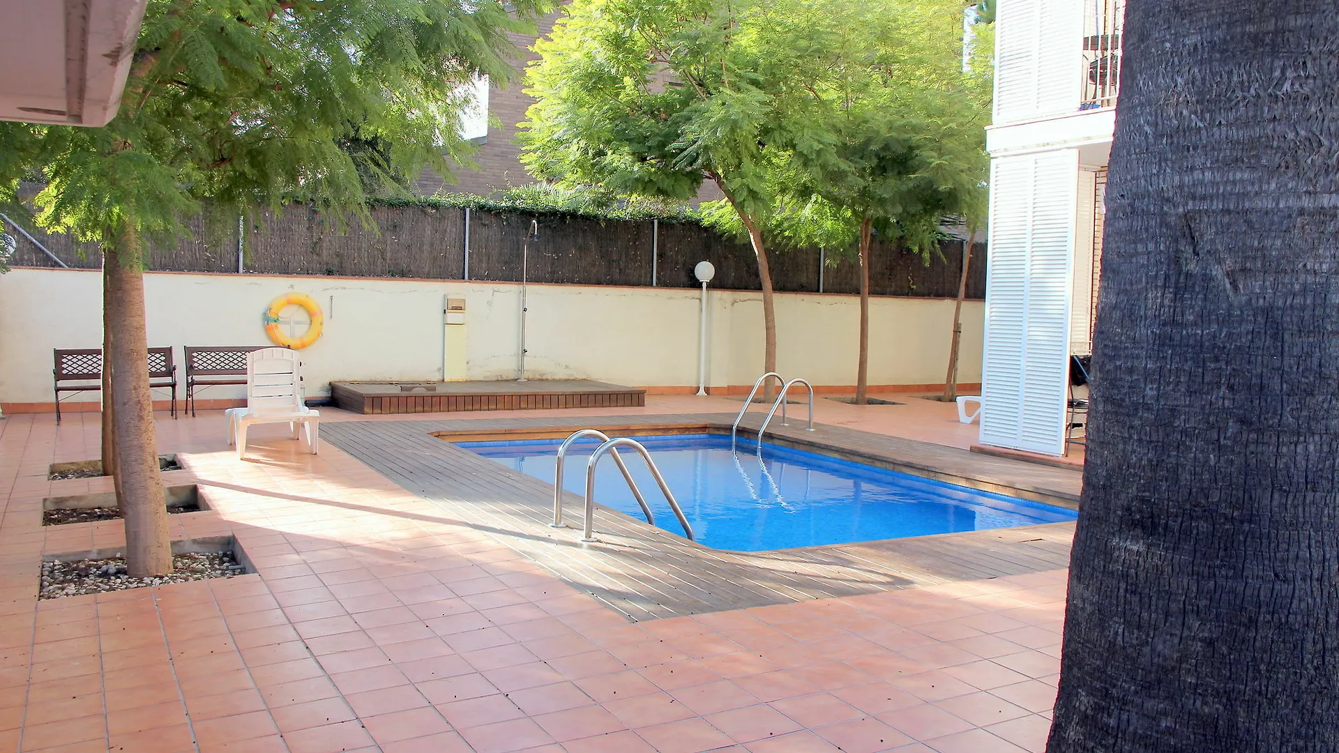 Apartamentos Caru Castelldefels 0*,  Spain